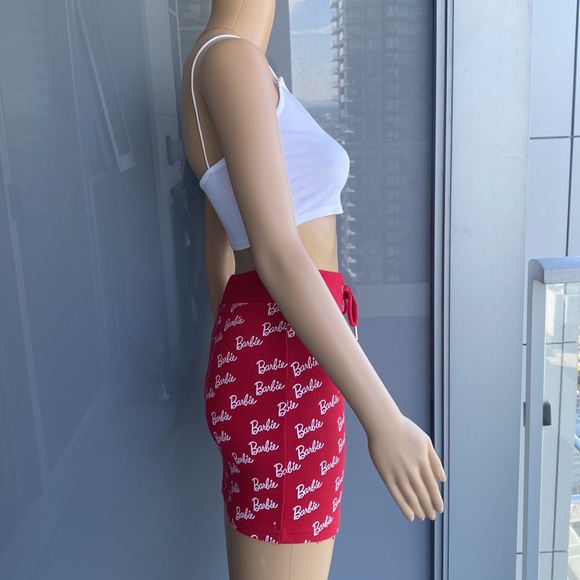 Misguided Barbie Skirt - Picture 2 of 12